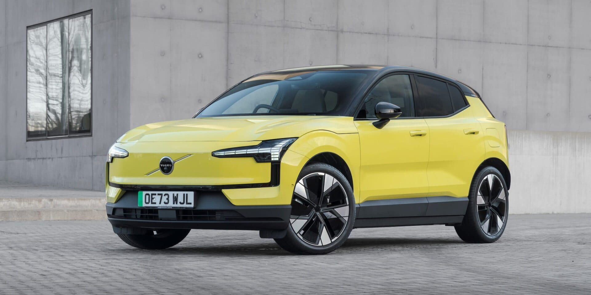 Volvo EX30 як перший електрокросовер: чи варто купувати у 2026?